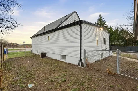 9442 South Octavia Avenue Bridgeview IL 60455