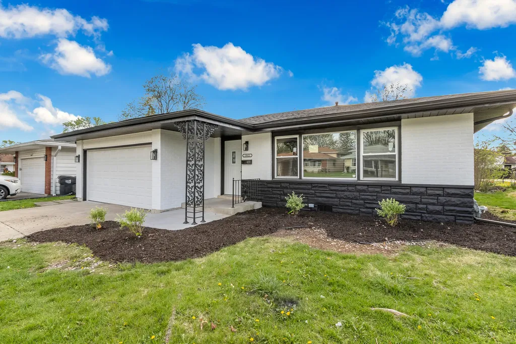 15622 Kenwood Avenue South Holland IL 60473