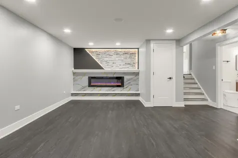 15622 Kenwood Avenue South Holland IL 60473