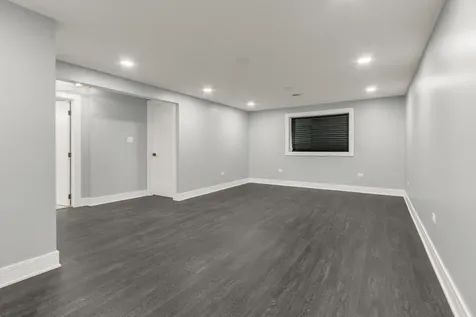 15622 Kenwood Avenue South Holland IL 60473