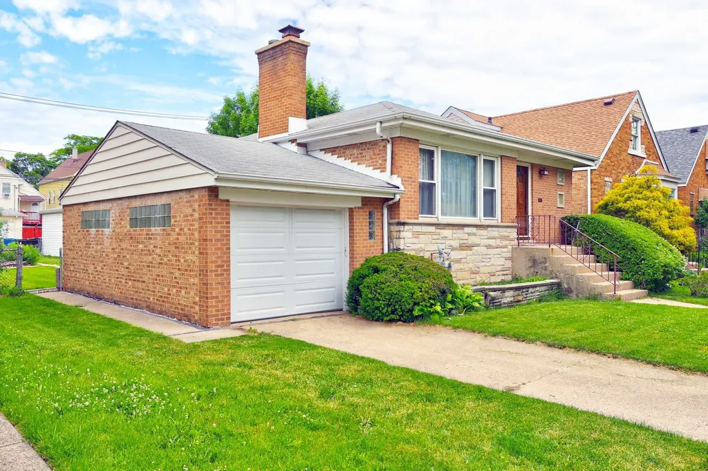 5716 West Gunnison Street Chicago IL 60630