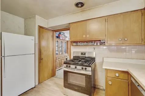 5716 West Gunnison Street Chicago IL 60630
