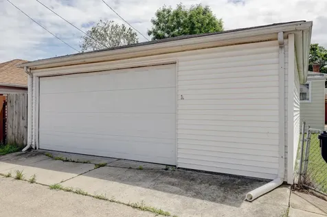 5716 West Gunnison Street Chicago IL 60630