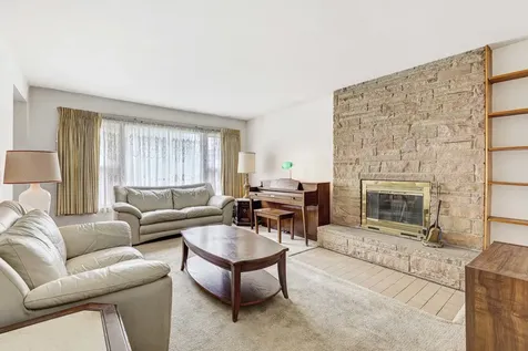 5716 West Gunnison Street Chicago IL 60630