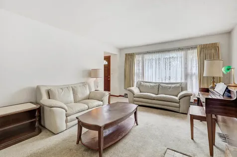 5716 West Gunnison Street Chicago IL 60630