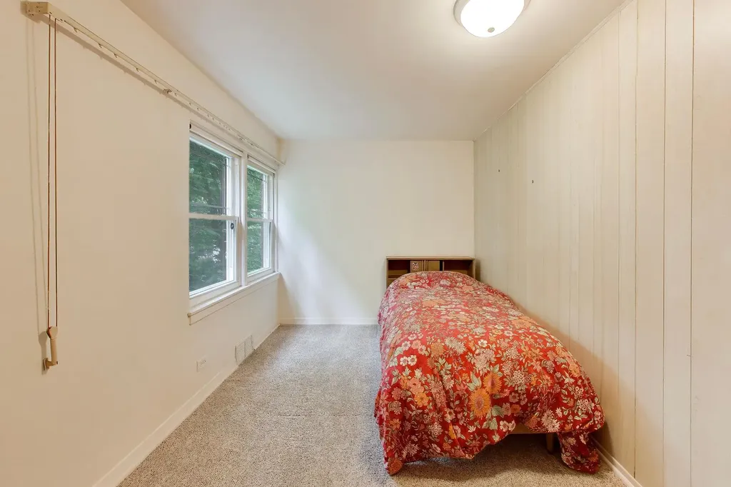6025 North Sacramento Avenue Chicago IL 60659