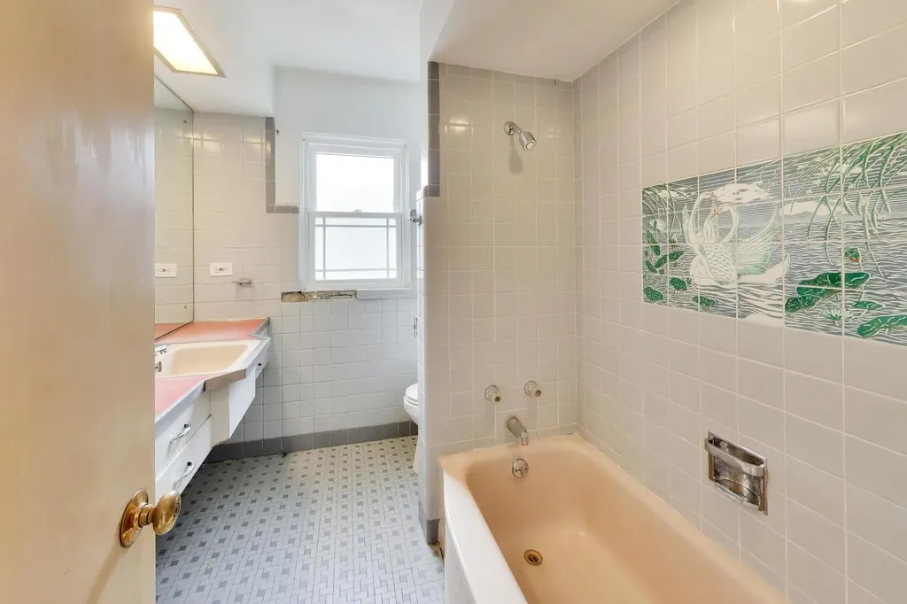 6025 North Sacramento Avenue Chicago IL 60659
