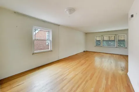 6025 North Sacramento Avenue Chicago IL 60659