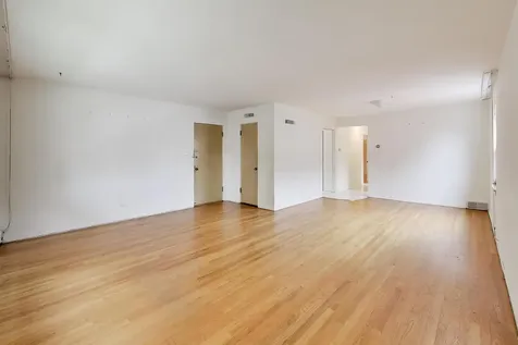 6025 North Sacramento Avenue Chicago IL 60659