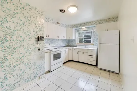 6025 North Sacramento Avenue Chicago IL 60659