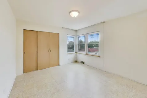 6025 North Sacramento Avenue Chicago IL 60659