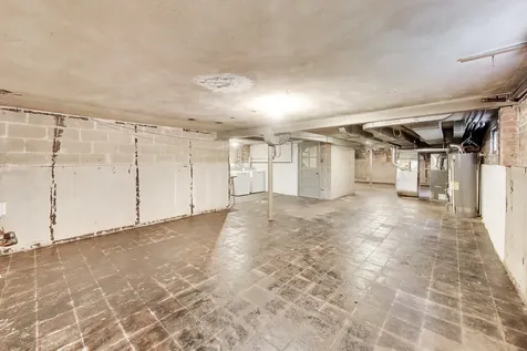 6025 North Sacramento Avenue Chicago IL 60659