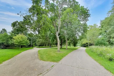 6025 North Sacramento Avenue Chicago IL 60659