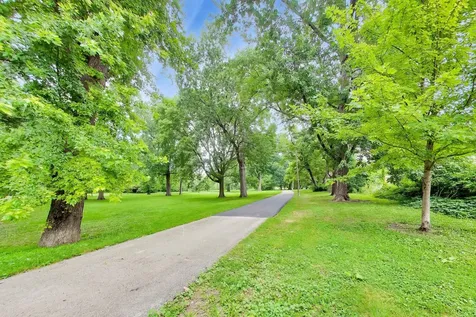 6025 North Sacramento Avenue Chicago IL 60659