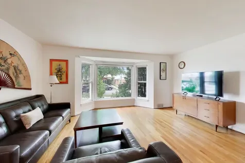 6025 North Sacramento Avenue Chicago IL 60659