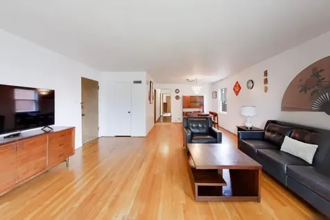 6025 North Sacramento Avenue Chicago IL 60659
