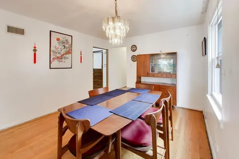 6025 North Sacramento Avenue Chicago IL 60659