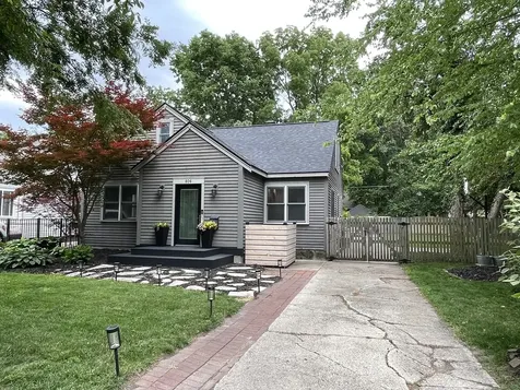 806 South Maple Street Urbana IL 61801