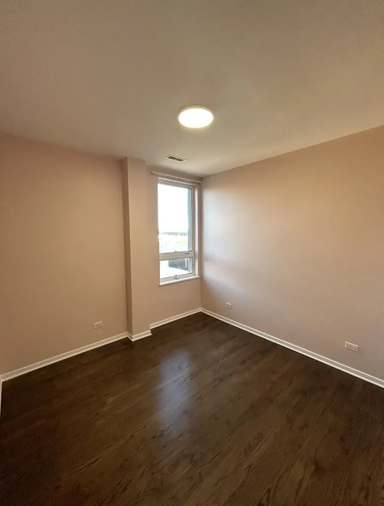 834 West Montrose Avenue Chicago IL 60613