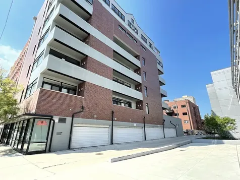 834 West Montrose Avenue Chicago IL 60613