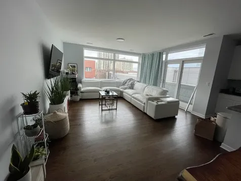 834 West Montrose Avenue Chicago IL 60613