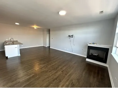 834 West Montrose Avenue Chicago IL 60613