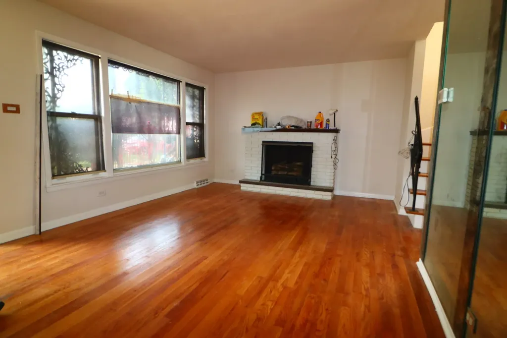 6745 South Bell Avenue Chicago IL 60636