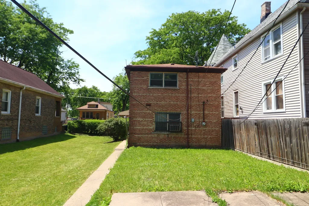 6745 South Bell Avenue Chicago IL 60636