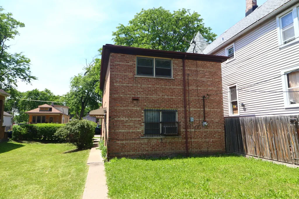 6745 South Bell Avenue Chicago IL 60636