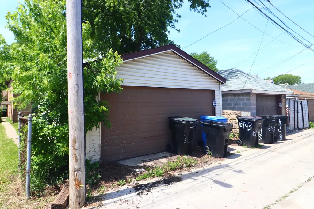 6745 South Bell Avenue Chicago IL 60636