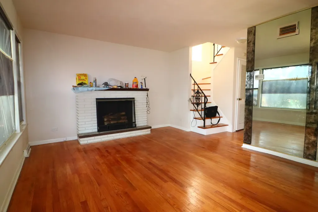 6745 South Bell Avenue Chicago IL 60636