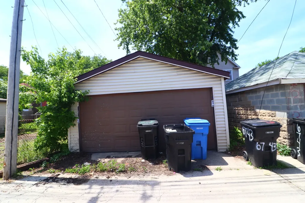 6745 South Bell Avenue Chicago IL 60636