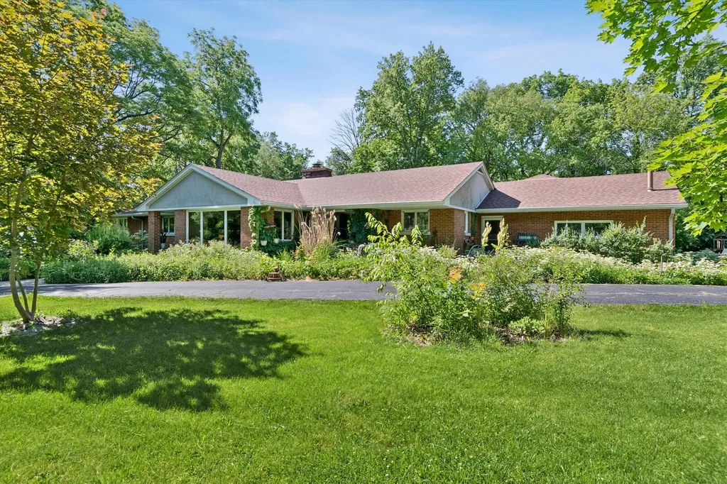 40w109 Wildwood Drive Aurora IL 60506