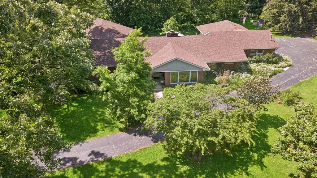40w109 Wildwood Drive Aurora IL 60506