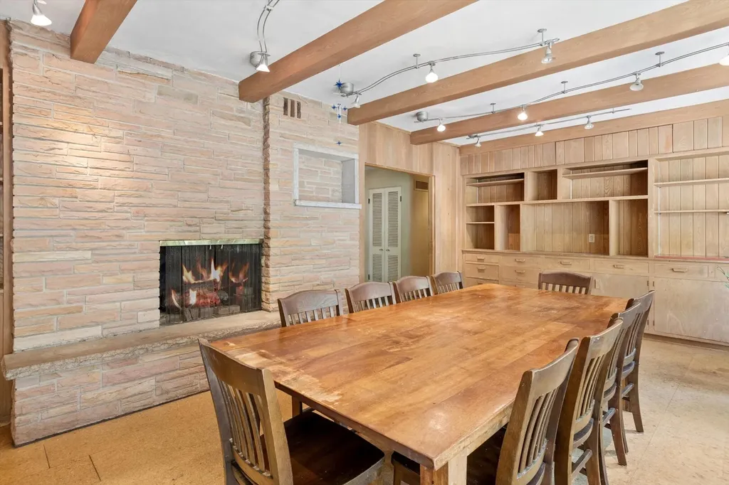 40w109 Wildwood Drive Aurora IL 60506
