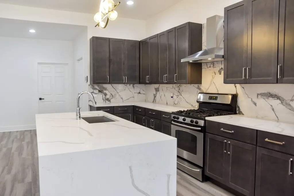 5843 South Indiana Avenue Chicago IL 60637