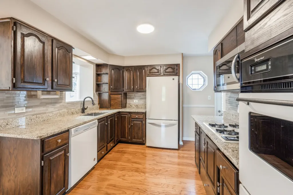 4701 Lawn Avenue Western Springs IL 60558