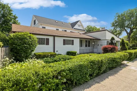 4701 Lawn Avenue Western Springs IL 60558