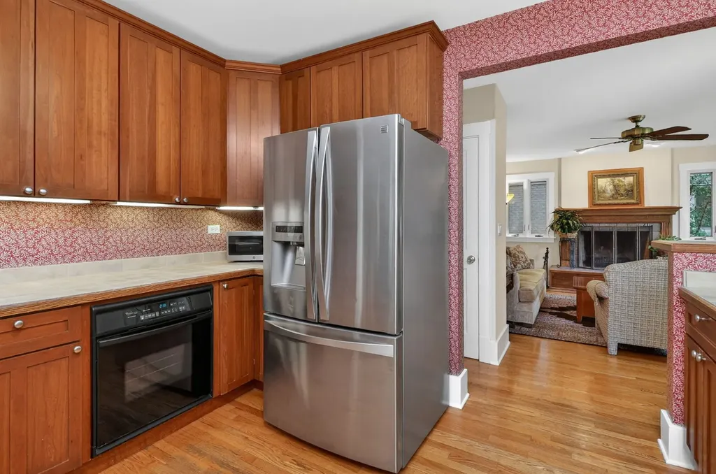 2 South Stough Street Hinsdale IL 60521