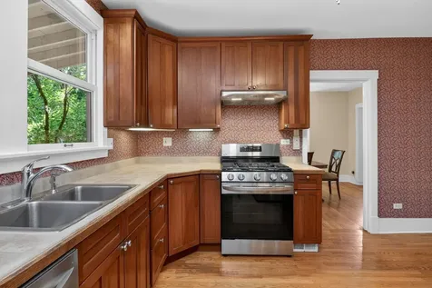 2 South Stough Street Hinsdale IL 60521