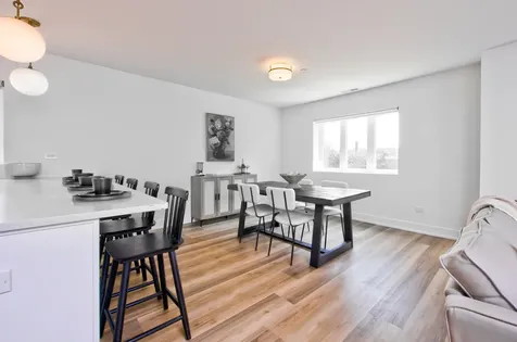 9396 Landings Lane Des Plaines IL 60016