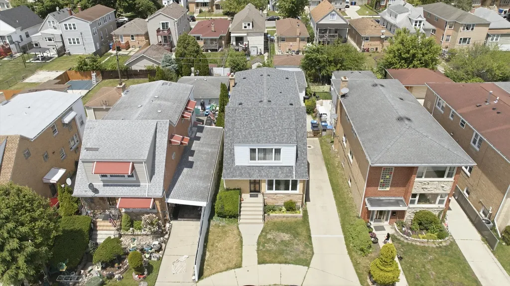 6122 West Leland Avenue Chicago IL 60630