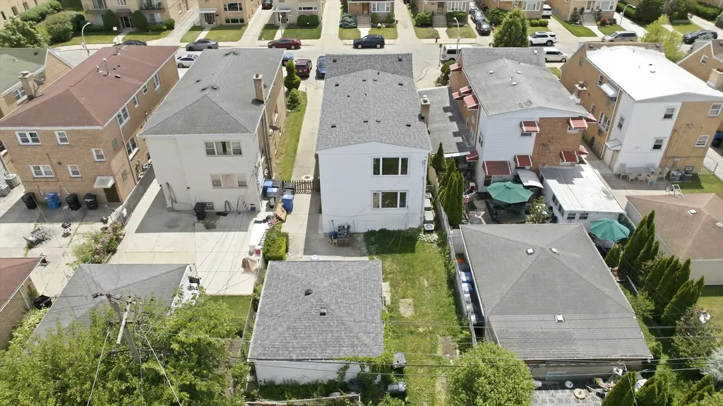 6122 West Leland Avenue Chicago IL 60630