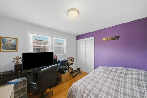 6122 West Leland Avenue Chicago IL 60630