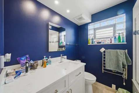 6122 West Leland Avenue Chicago IL 60630