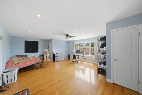 6122 West Leland Avenue Chicago IL 60630