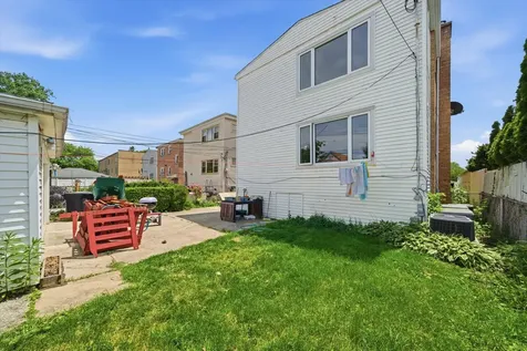 6122 West Leland Avenue Chicago IL 60630