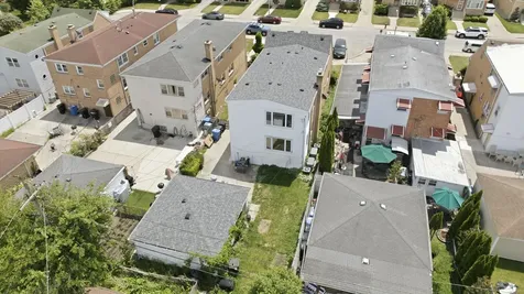 6122 West Leland Avenue Chicago IL 60630