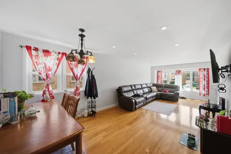 6122 West Leland Avenue Chicago IL 60630