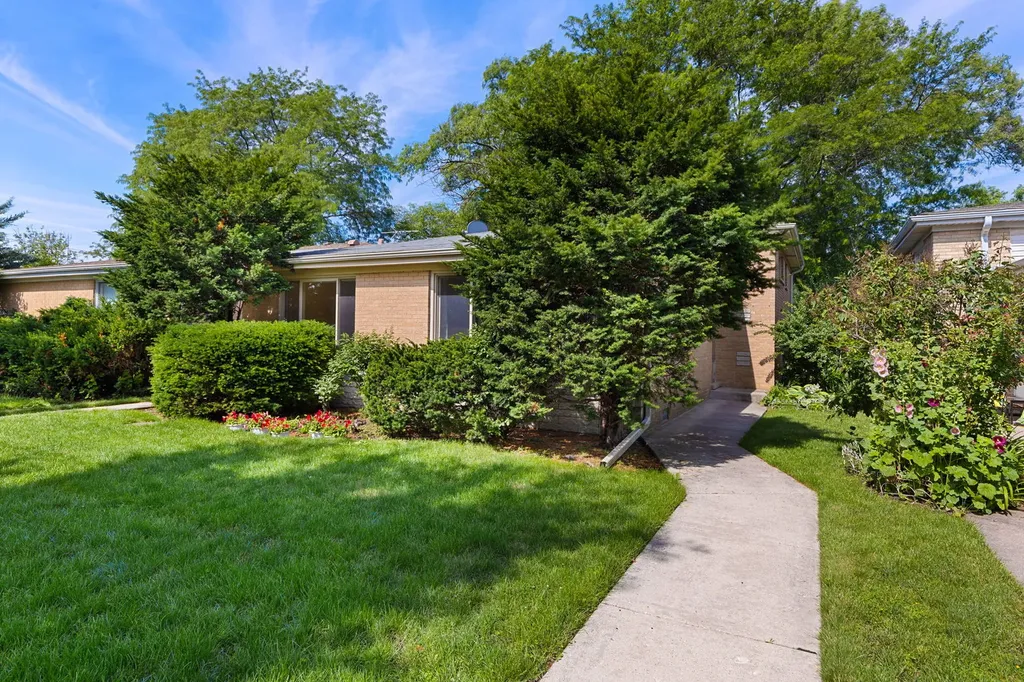 9306 Lavergne Avenue Skokie IL 60077